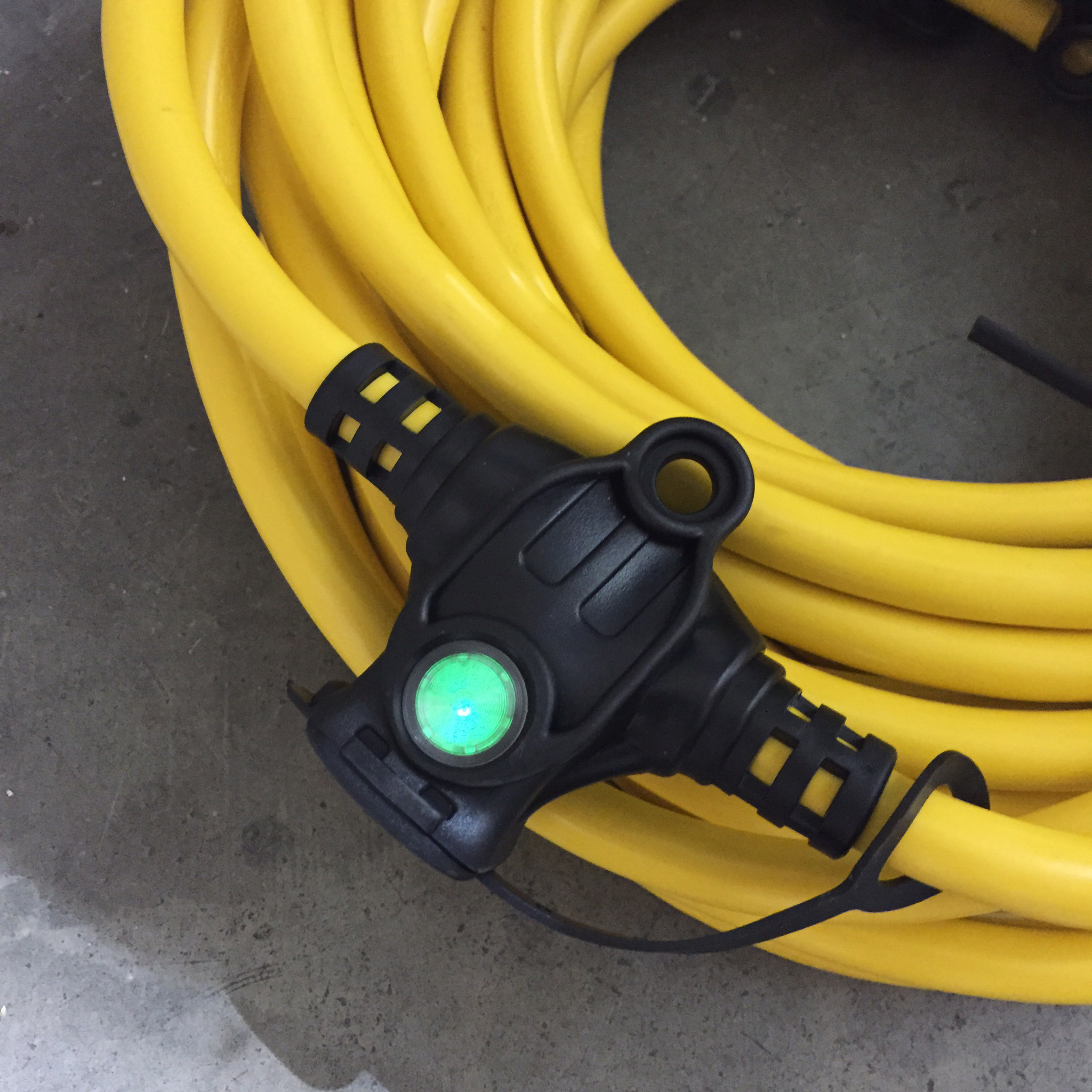 ElectraTrac 14 Gauge Heavy Duty 50Foot MultiOutlet Extension Cord